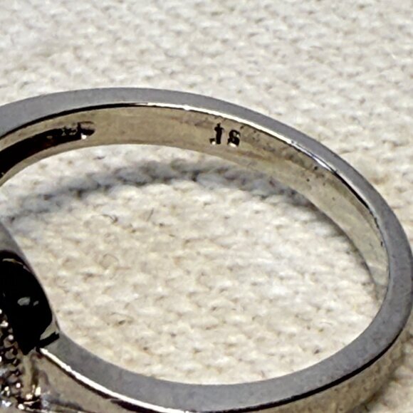 Peridot August Birthstone Ring Green‎ Silver-Tone Size 5.75 - Picture 3 of 8